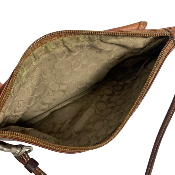 VTG COACH Soho British Tan Leather Wristlet Clutch Snap Front Flap Pocket Buckle - Picture 4 of 7